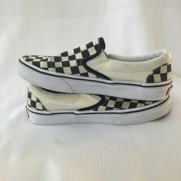 Vans Classic Slip-ons. Size 6 womens. 4.5 mens - Picture 4 of 10